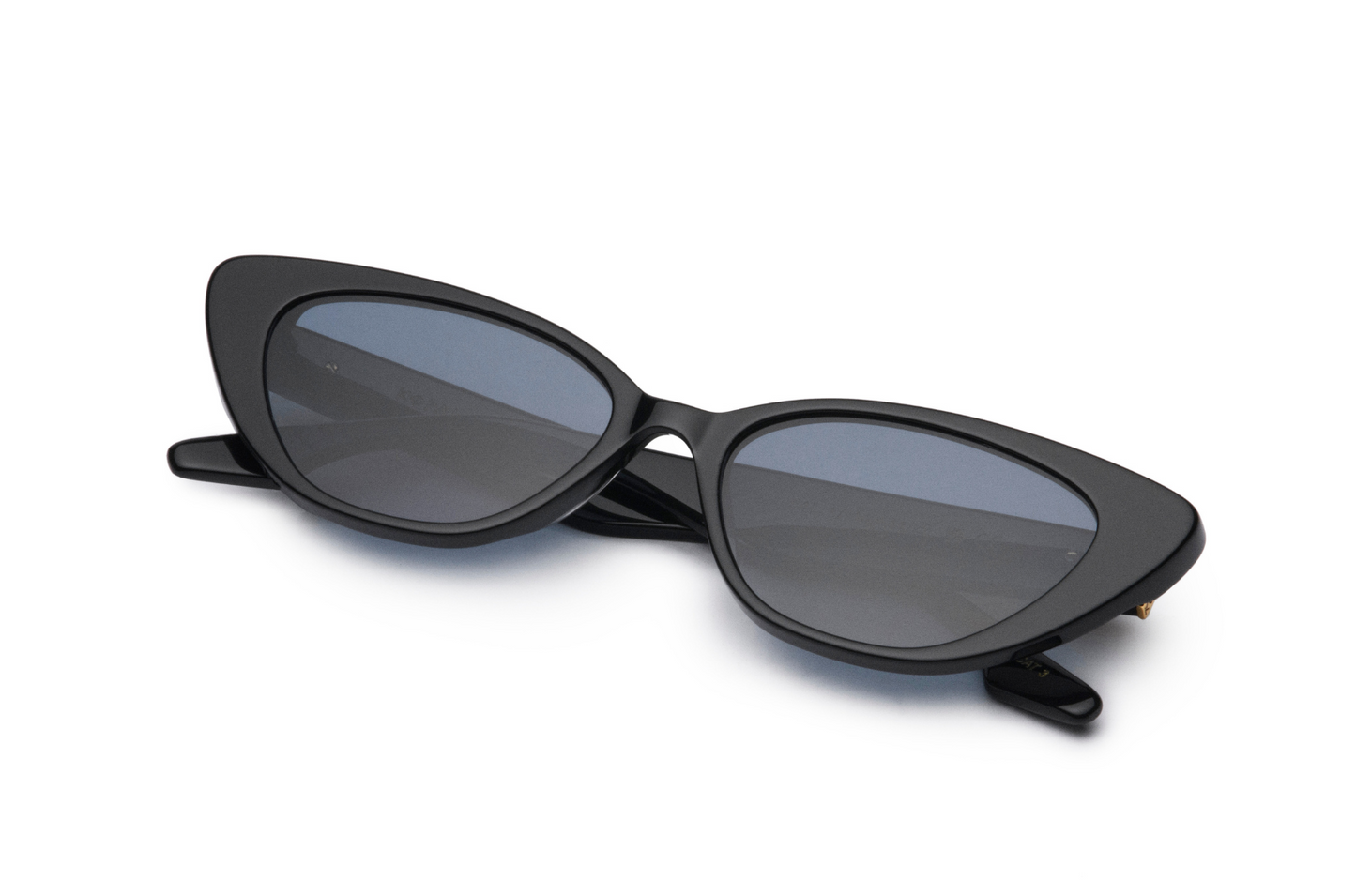 oval cat eye sunglasses black color