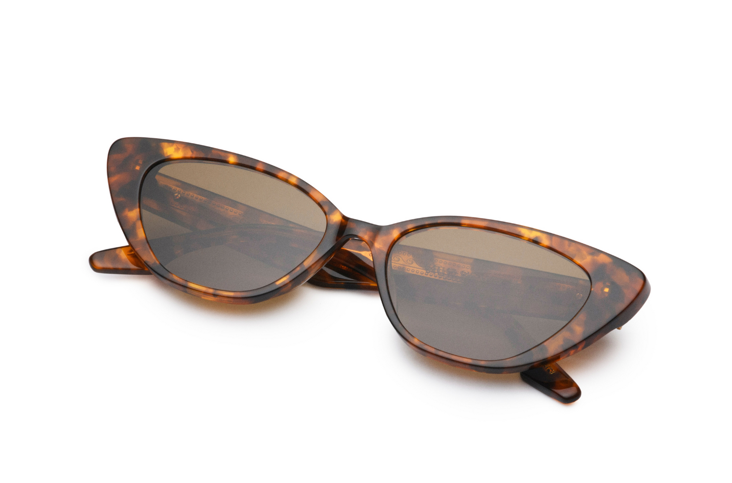 tortoise cat eye sunglasses with vintage style