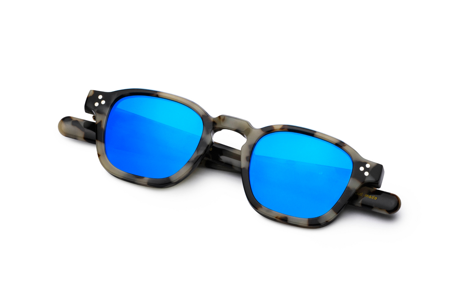 Square sunglasses for women and men with tortoiseshell frame anbd blue lenses