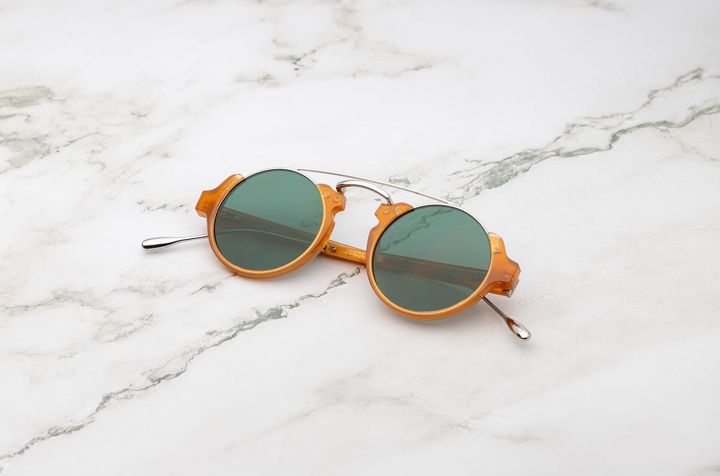 Honey round sunglasses for men with polarized green lenses by Kopajos