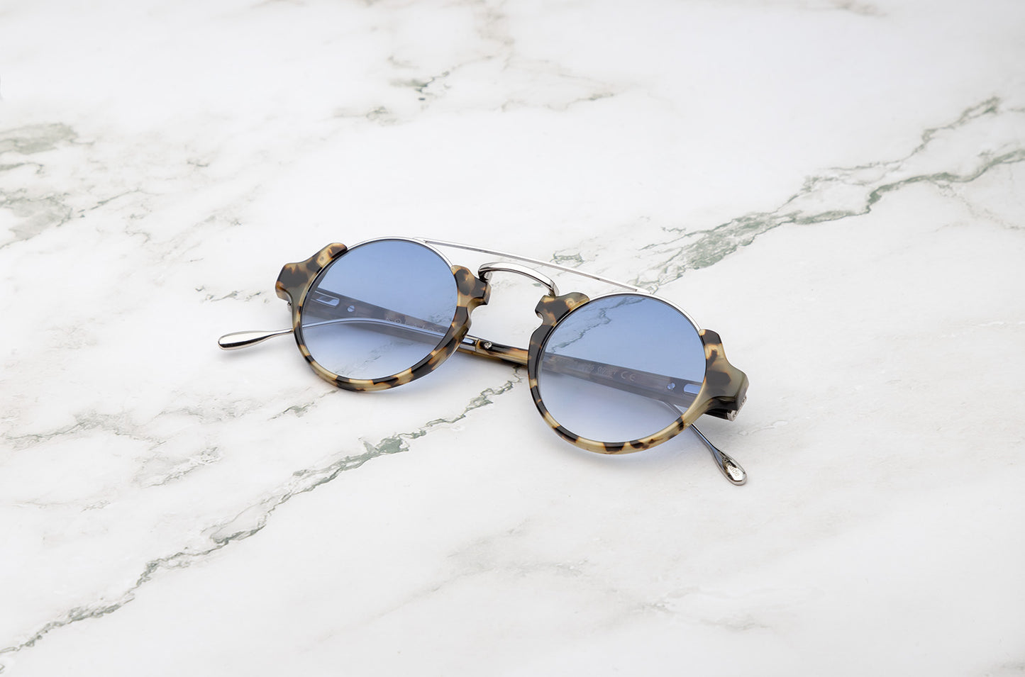 Tortoise round sunglasses for men with polarized blue lenses by Kopajos
