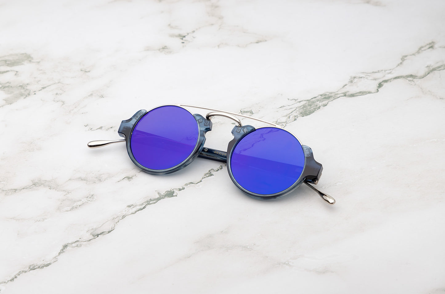 Tortoise blue round sunglasses for men with polarized lenses by Kopajos