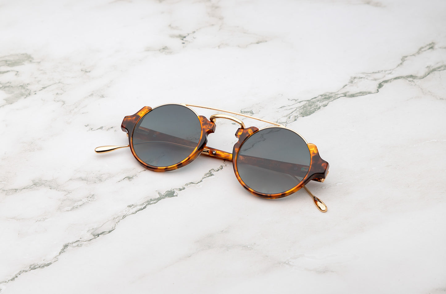 Tortoise round sunglasses for men and women with polarized lenses by Kopajos