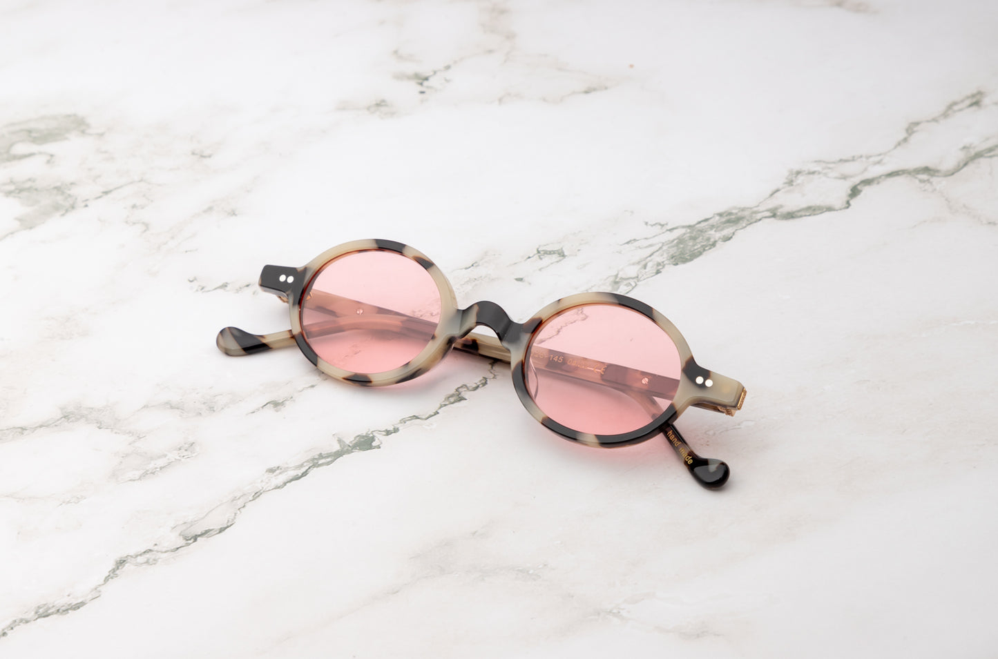 Leopard round sunglasses for women with pink polarized lenses by Kopajos