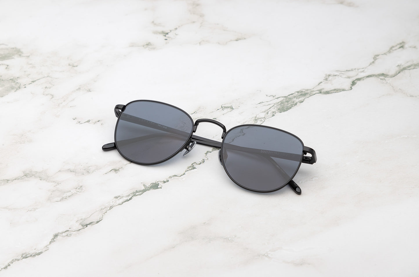 Black aviator sunglasses for men and women with polarized lenses by Kopajos