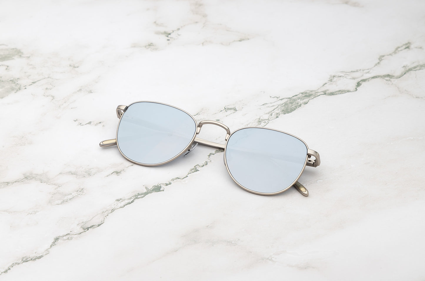 Silver mirrored aviator sunglasses with polarized lenses by Kopajos