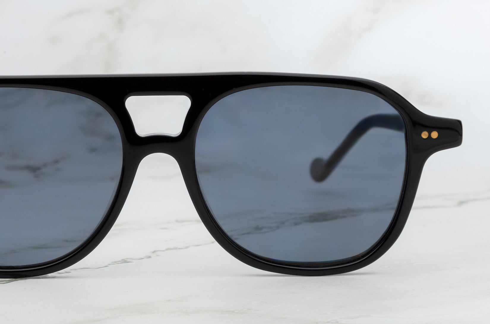 Paula aviator sunglasses for men and women by Kopajos, lens details