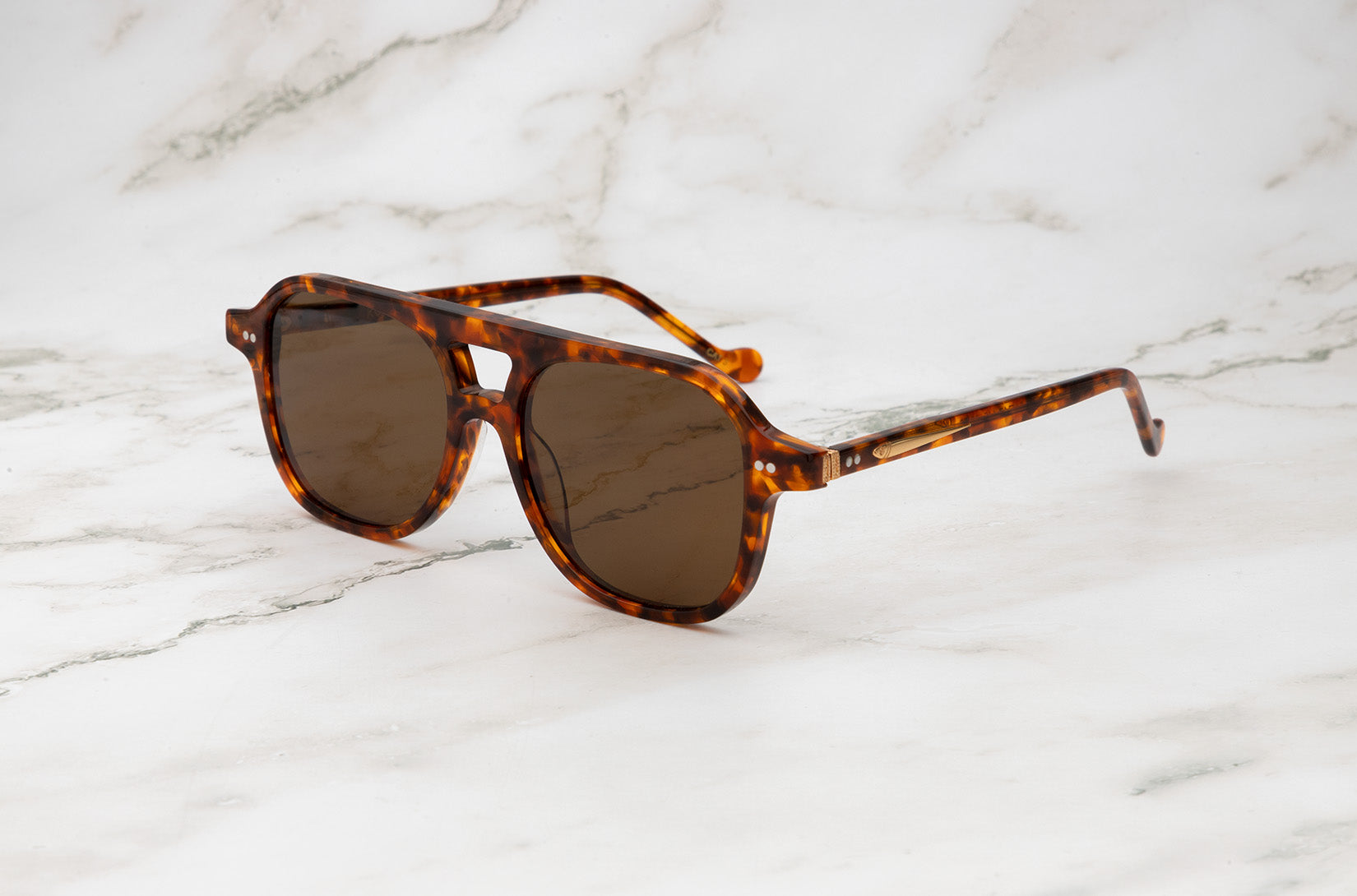 Tortoise aviator sunglasses for men and women with brown polarized lenses by Kopajos
