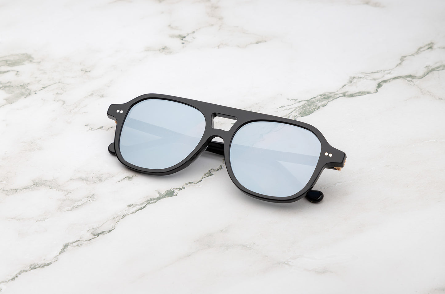Black aviator sunglasses for men and women with silver mirror lenses by Kopajos