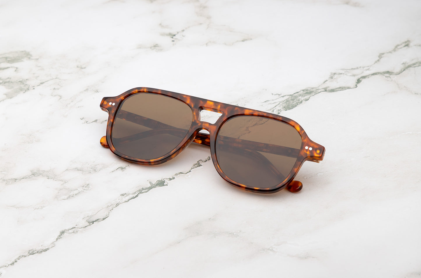 Tortoise aviator sunglasses for women  with polarized lenses by Kopajos