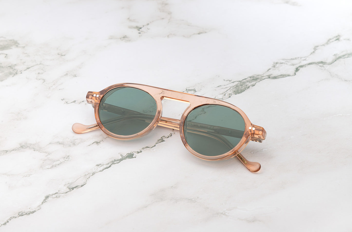 Peter Frank sunglasses: the ideal round shape for your face.