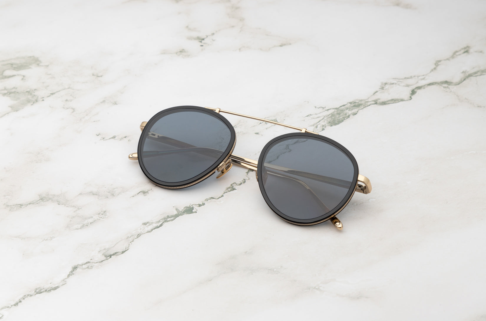 The glamorous Kopajos Sasha Davidov oversized aviator sunglasses.