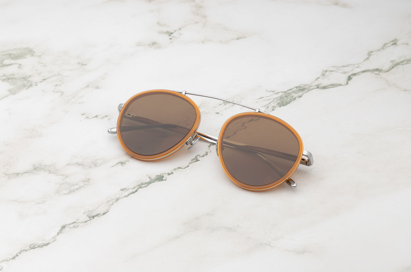 The perfect fit and comfort of the Sasha Davidov metal aviator sunglasses.