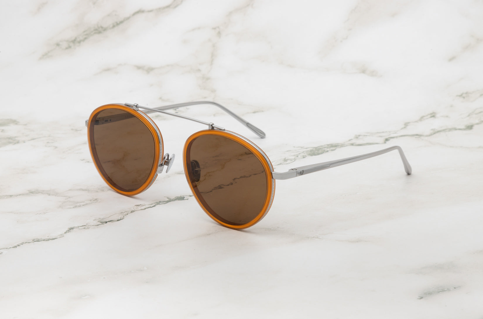 The subtle and stylish Kopajos Sasha Davidov gradient sunglasses aviator model.