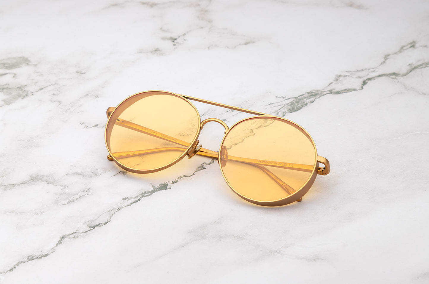 See how the Kopajos Thunderball round sunglasses flatter a square face.