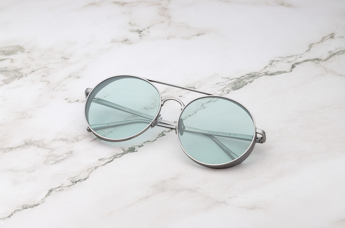 Find the best face shape for round sunglasses with the iconic Thunderball model.
