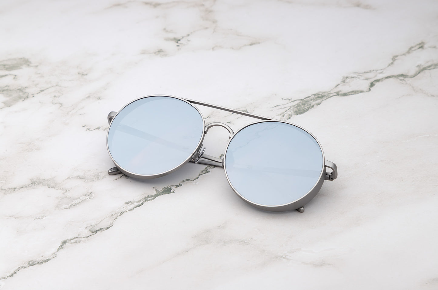 Thunderball round sunglasses for men and women