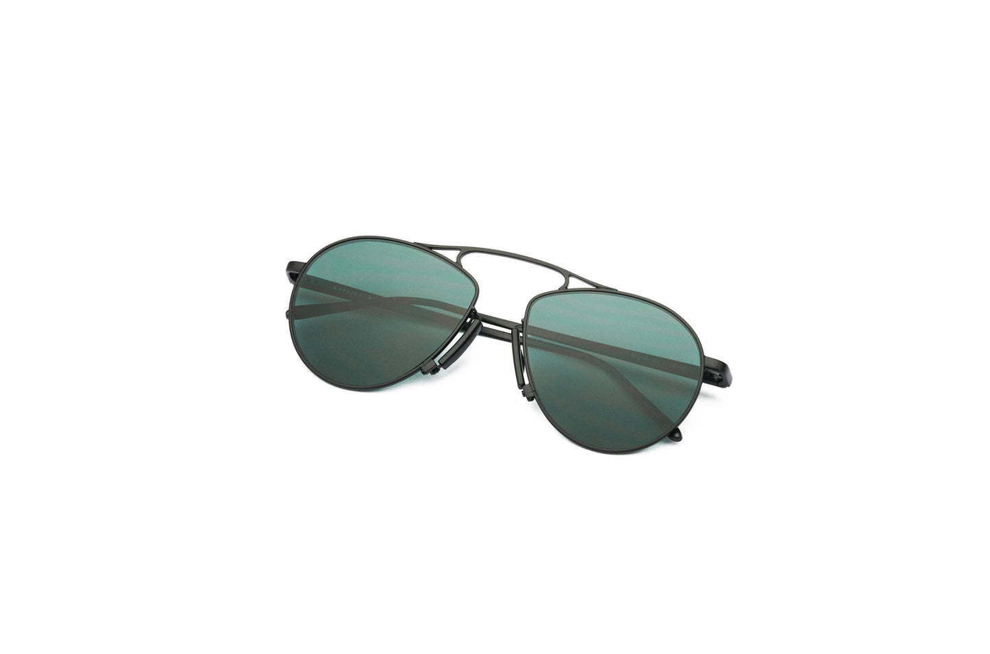 Kopajos black aviator sunglasses for men and women with green polarized lenses.