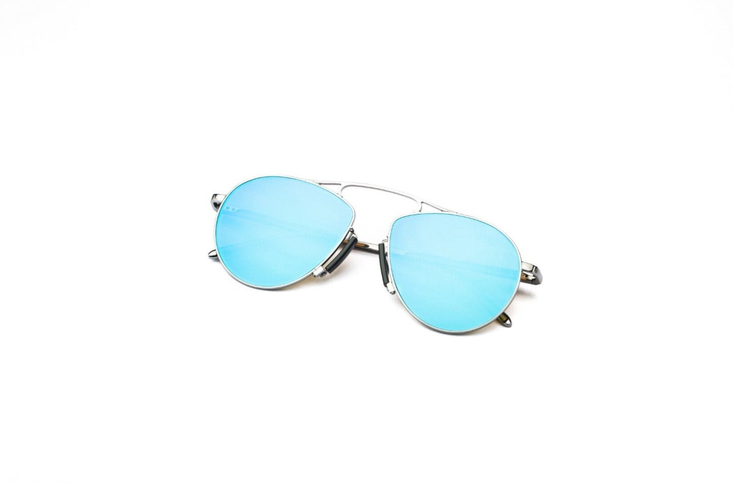 Kopajos silver aviator sunglasses for men and women with mirrored lenses.