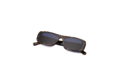 A stylish choice for men: the Diogo Ferreira small mask sunglasses.