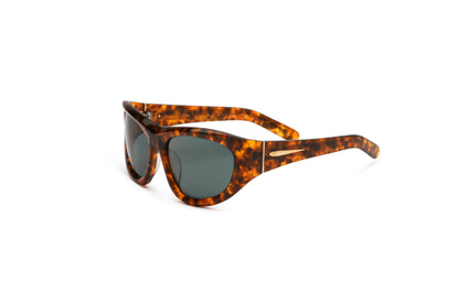 Gogol by Kopajos: mask sunglasses for men and women with tortoiseshell frame and dark polarized lenses.