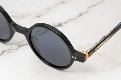 The iconic mens round sunglasses design of the Kopajos Petra.