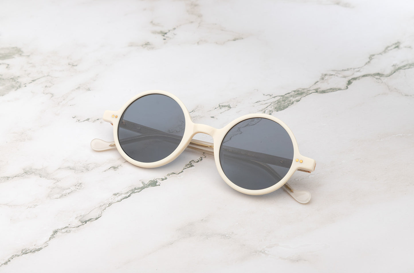 Front view of the Kopajos Petra, showcasing its unique round style sunglasses design.