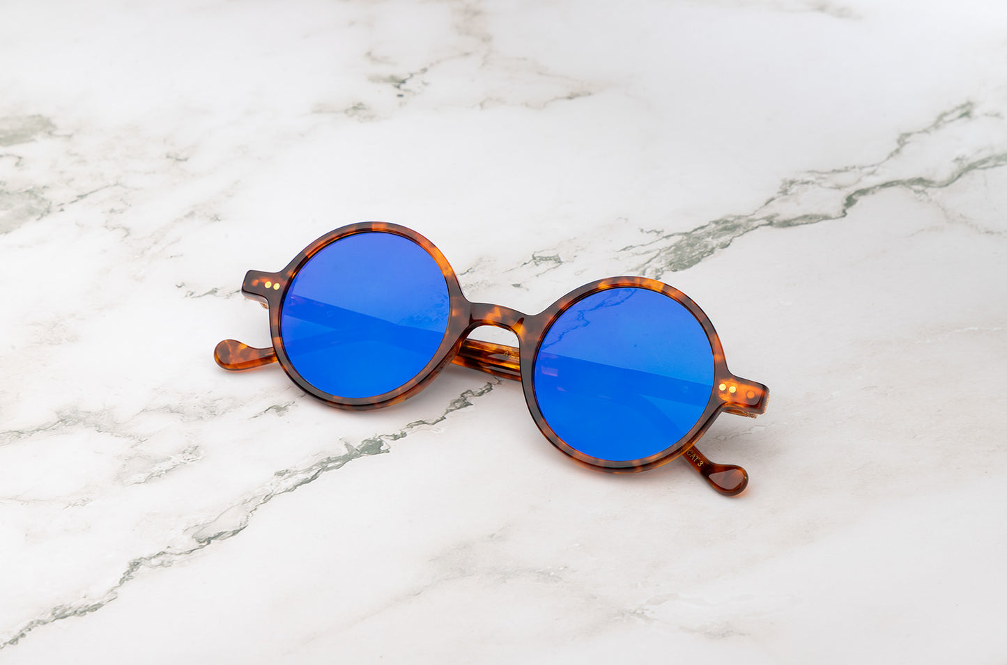 Kopajos Petra women's round tortoise sunglasses, designed for a Miami lifestyle.